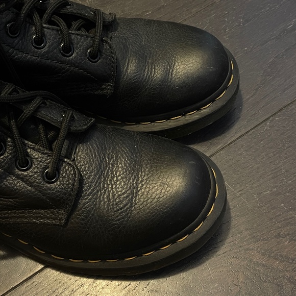 Dr Martens Pascal Boots Shoes Womens US 7 Black Leather 8-eye classic - Picture 8 of 10